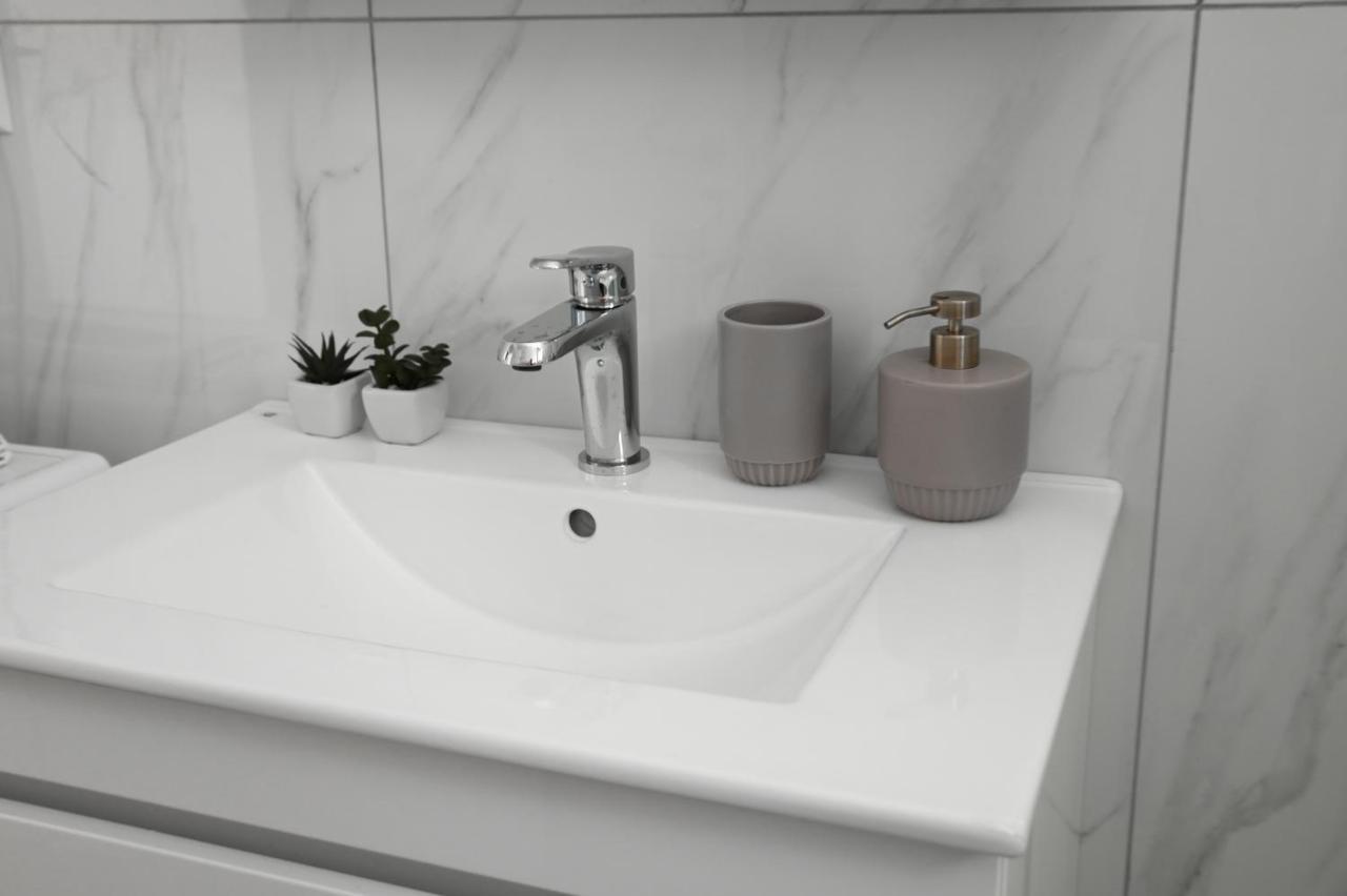 Faidra Apartments Néa Péramos Εξωτερικό φωτογραφία