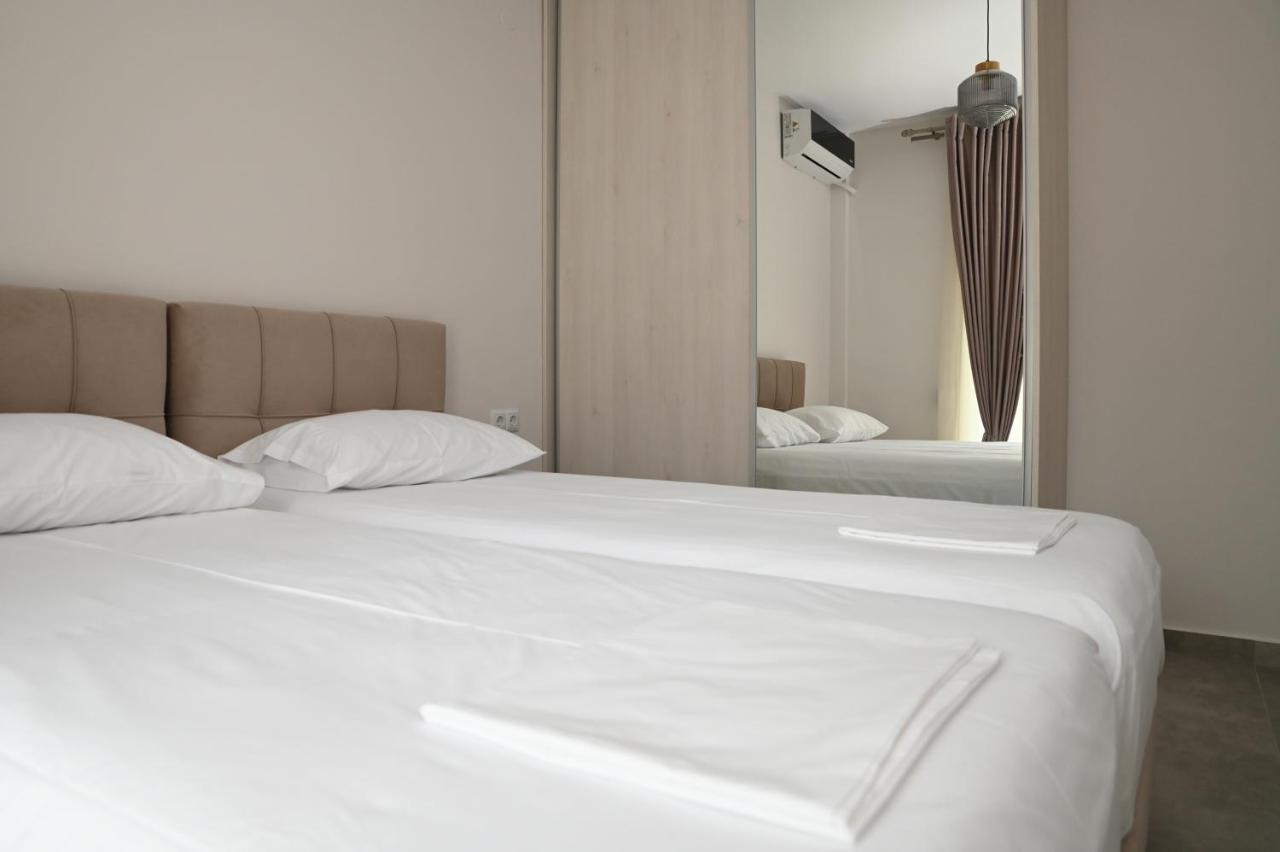 Faidra Apartments Néa Péramos Εξωτερικό φωτογραφία